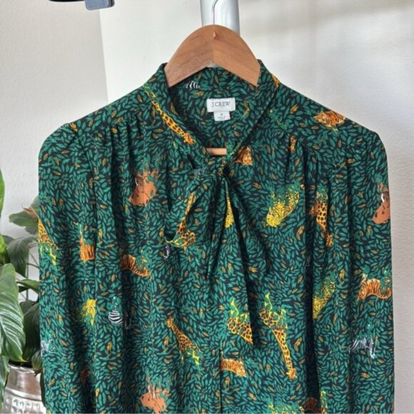 J. Crew Jungle Safari Print‎ Novelty Bow Top Blouse/Shirt Sz M Button down Green - Picture 2 of 11